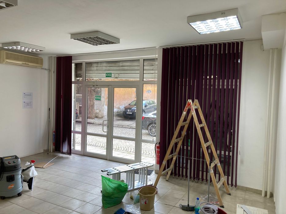 Дава се под наем Магазин в Пловдив, Кючук Париж - 110 кв.м за 561 € - Снимка #16