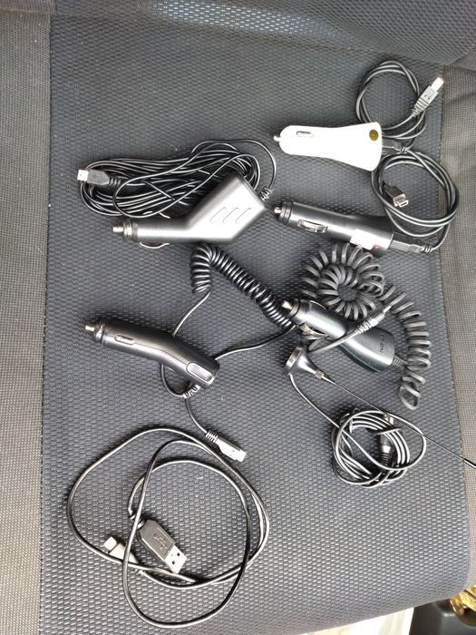 Încărcător auto telefon