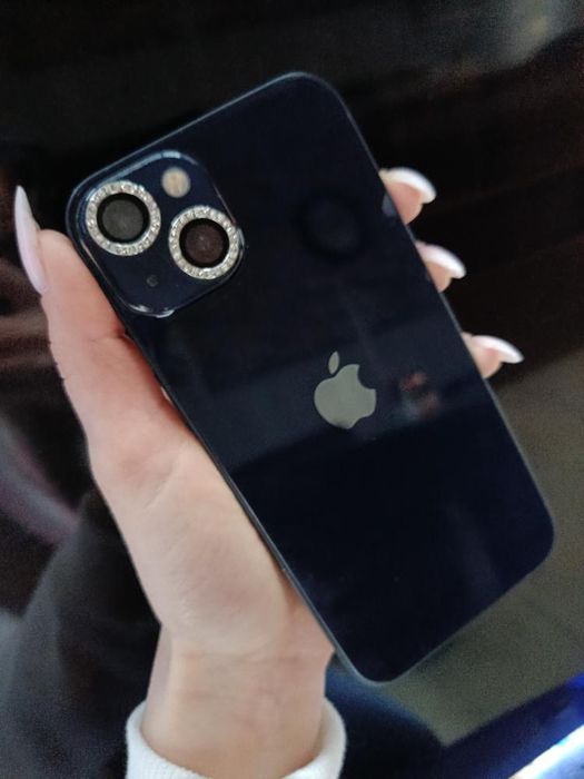 Продава се iPhone 13