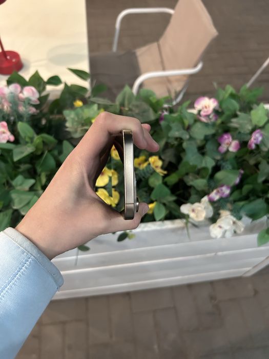 Продам Iphone 16 pro max 256gb