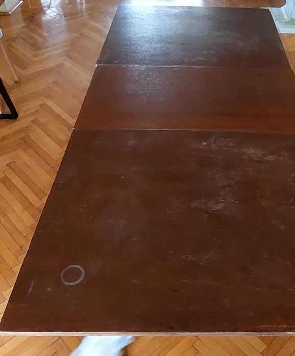 Masă de lemn 8 locuri in stare bună