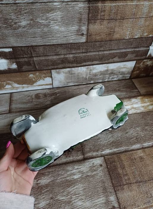 Ретро керамична кола