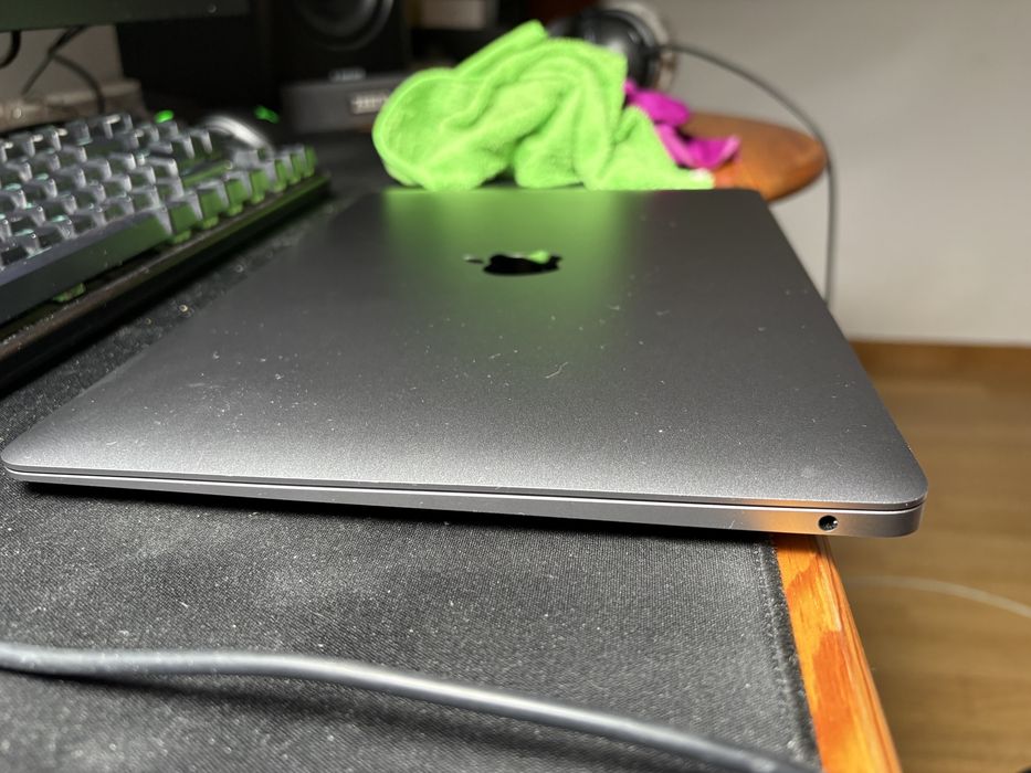 Macbook Air M1 8GB 256 Stocare