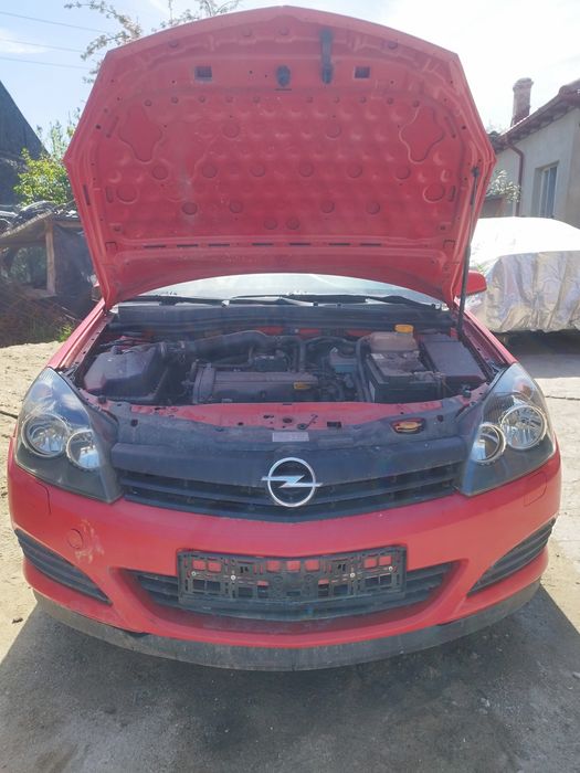 Bara fata far capota Opel Astra H GTC 1.4 dezmembrez dezmembrari piese