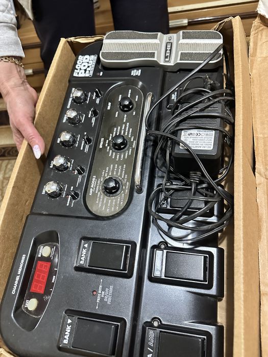 Line 6 Floor POD Plus – Мултиефект процесор за китара