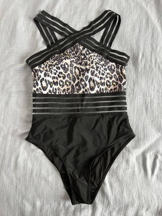 Продам купальники