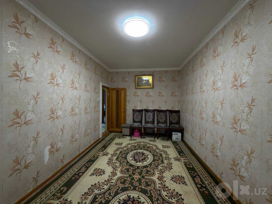 6-mikrda 4 xonali uy 100 kv.m tezda sotiladi