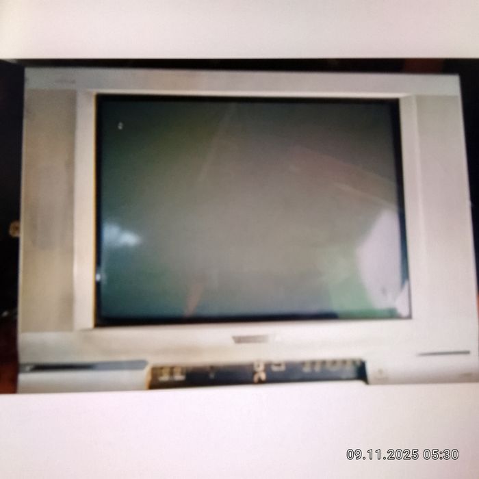 Продам телевизор