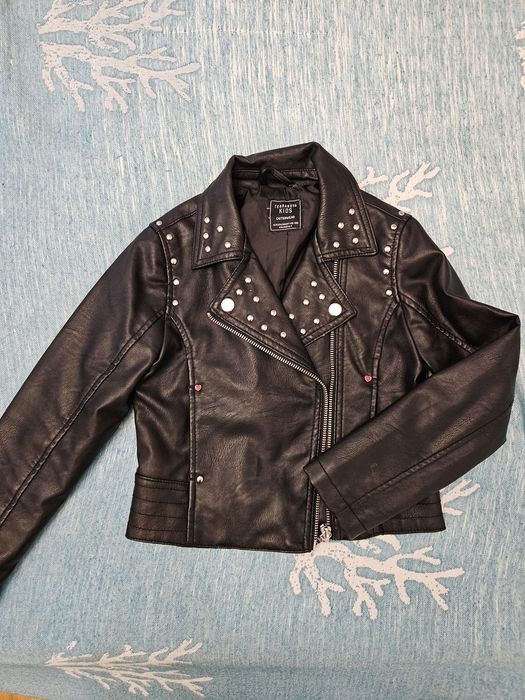 Курточка на девочку