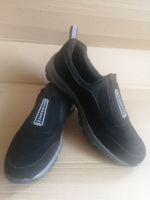 Нови мъжки маратонки.