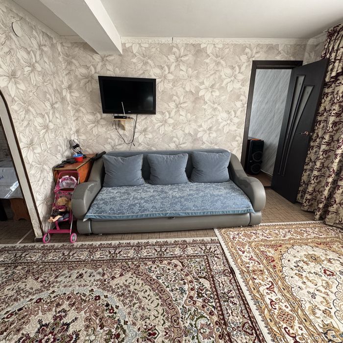 Продам диван в отличном состгянии.Цена приемлимая