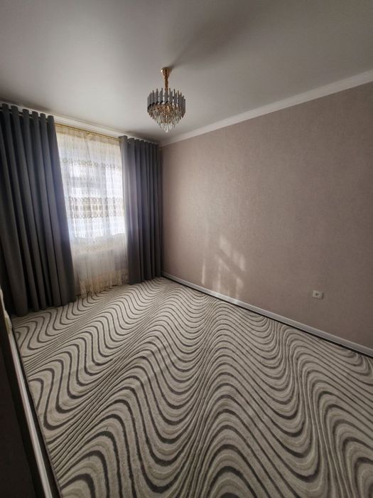 Срочно 3 хонали сотилади