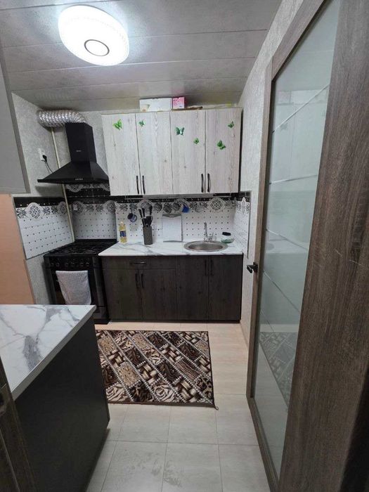 Продается 2-х комнатная квартира с ремонтом на Чехова 2/2/4