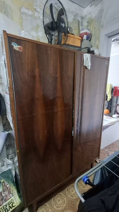Отдам даром шкаф и стенку