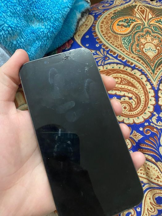 Продам Айфон 13 про