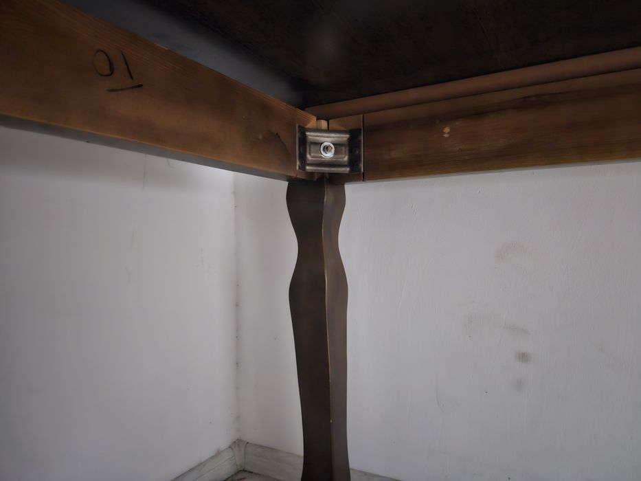 Стол 3-3,5м продам