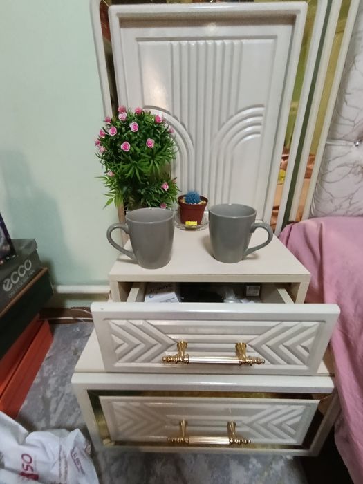 Spalniy garnitur sotiladi