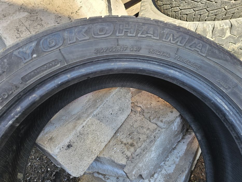 Продам одну автошину 215/55R17 YOKOHAMA GOLENDER