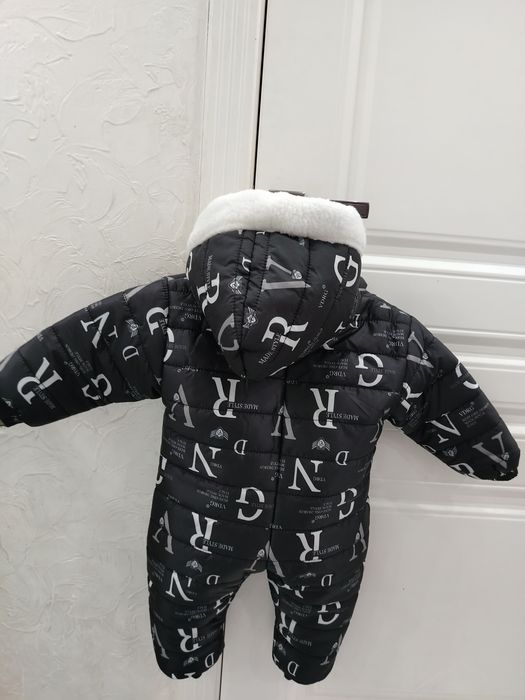 Продаётся детский комбинезон новый