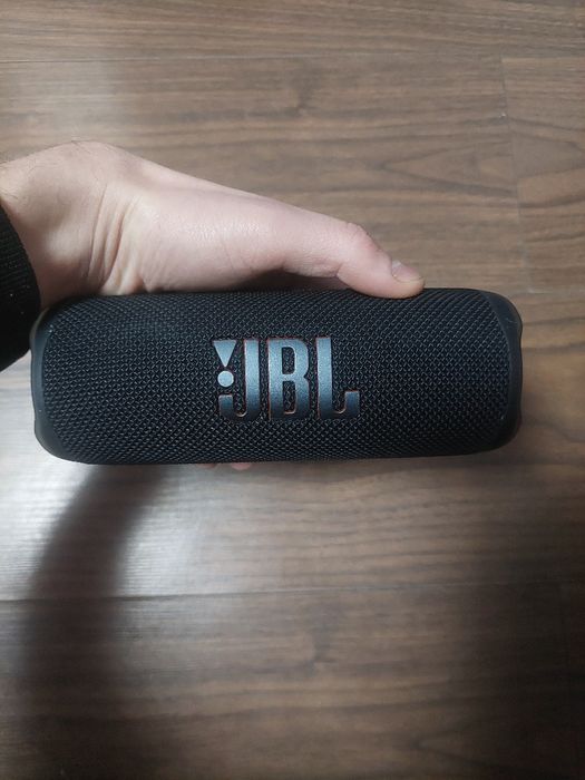 Vând boxă JBL Flip 6