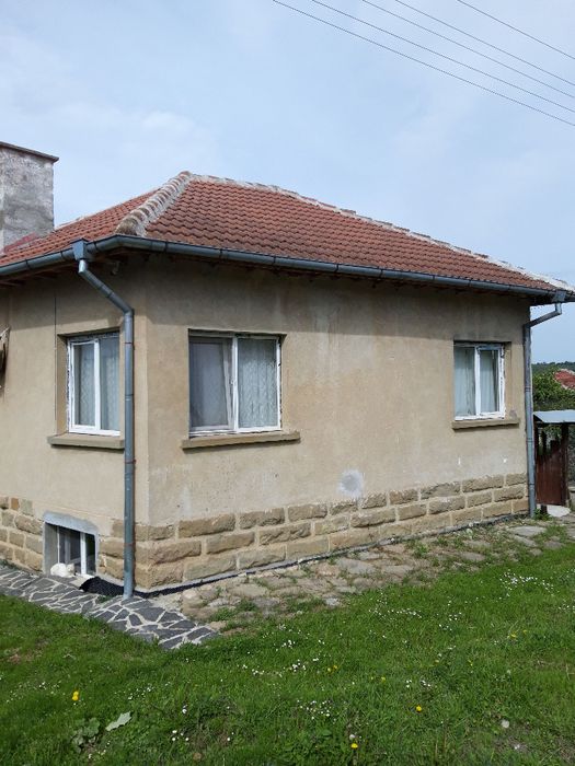 Продава се Къща в с. Изворово, Област Търговище - 140 кв.м за 272 €/кв.м - Снимка #2