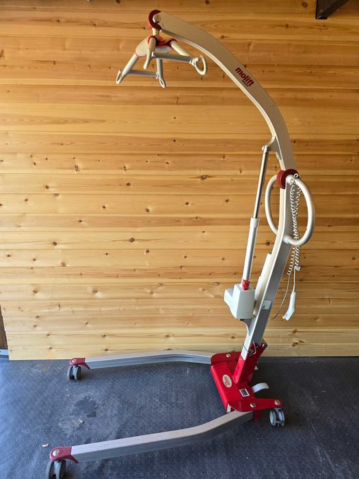 Мобилен сгъвам лифтер за пациенти Molift Smart 150