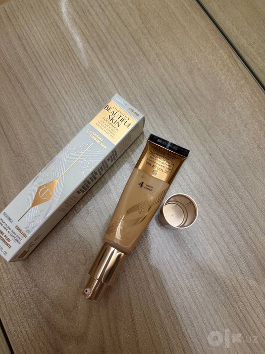 Тональник от Charlotte Tilbury