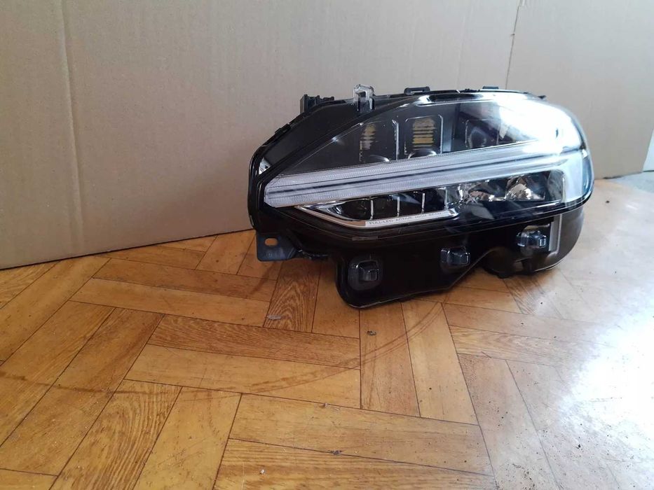 Оригинални фарове VOLVO V90 S90 FULL LED ACTIVE 2016 + година