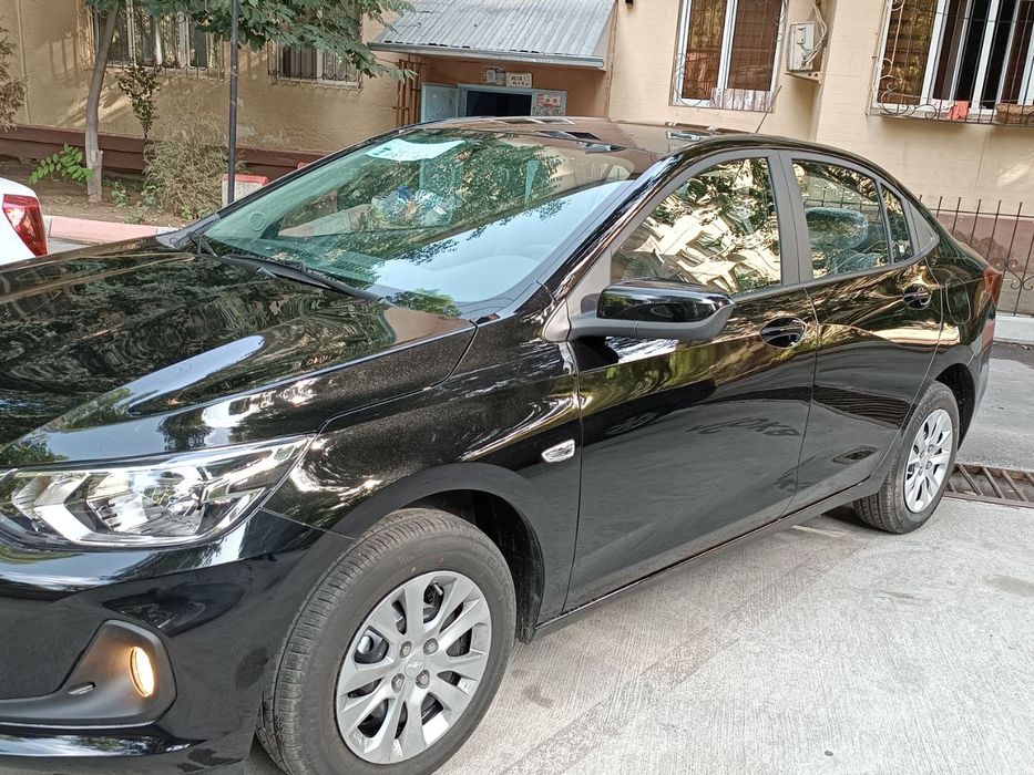 Оних Автомобили сотилади