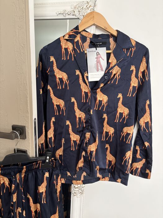 Pijama satin cu girafe