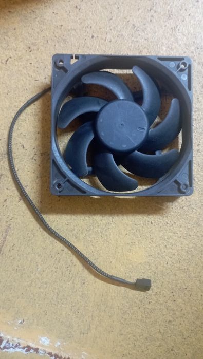 Кулер для башню или на кейс разные