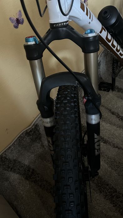 Furcă Fox F-Series RL 26" – Pe Aer (Gât Drept, Ax QR)