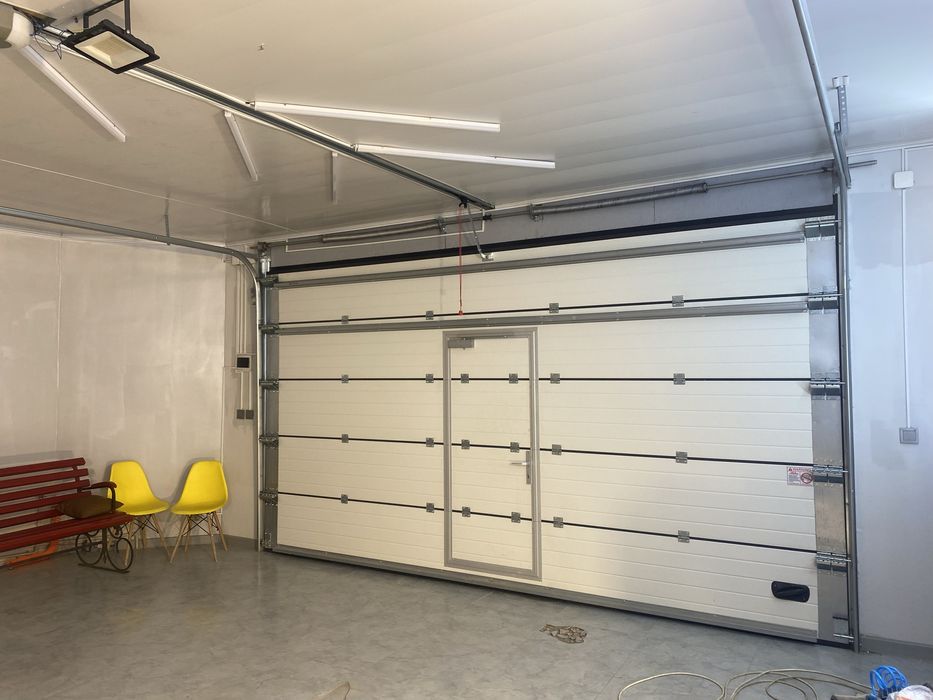 Секционные ворота