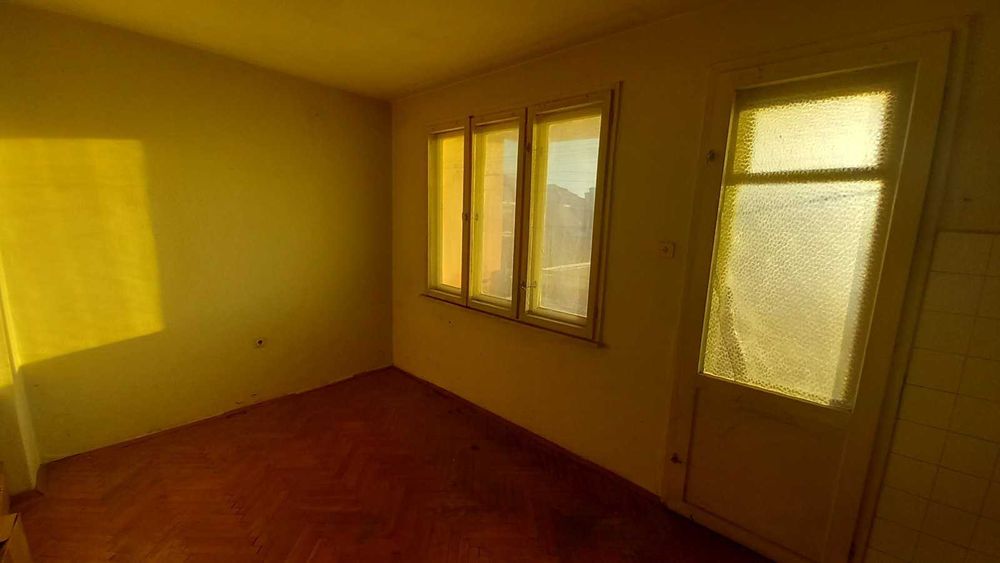 Продава се Многостаен апартамент в Разград, Варош - 122 кв.м за 1066 €/кв.м - Снимка #16