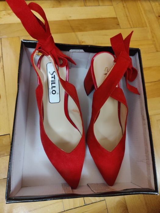 Празнични червени обувки, 36