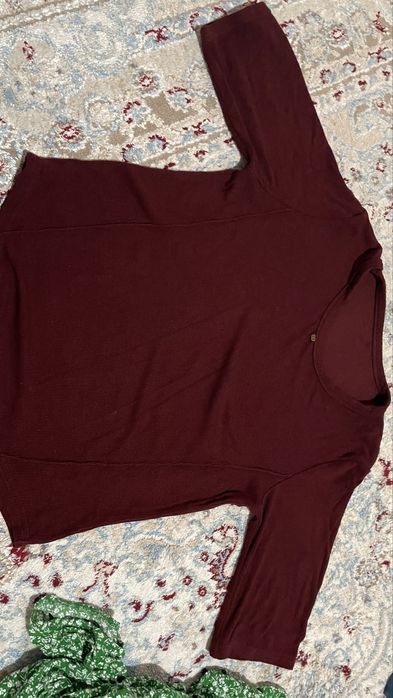 Продам кроссовки 1000тг