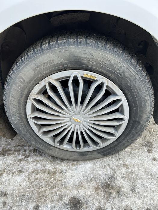 Продам шипованные шины R15 кобальт