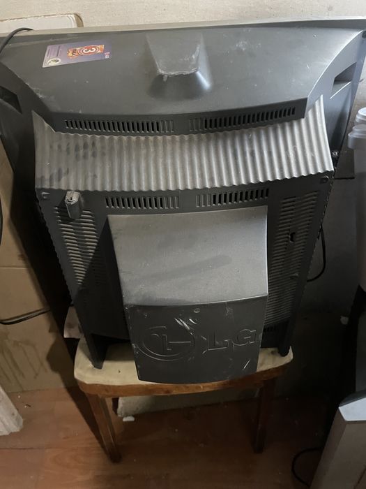 Продам старый рабочий телевизор самсунг