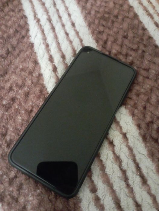 Прадам телефон в идеальнеишем состояни название мадэли реалми 10