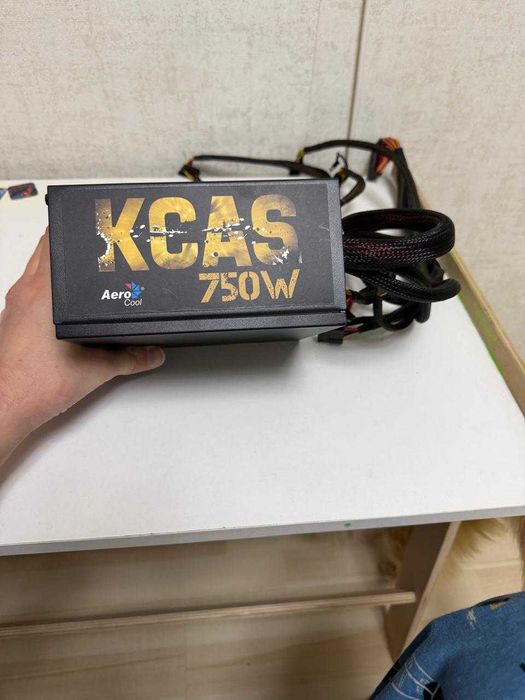Блок питания AeroCool KCAS-750M