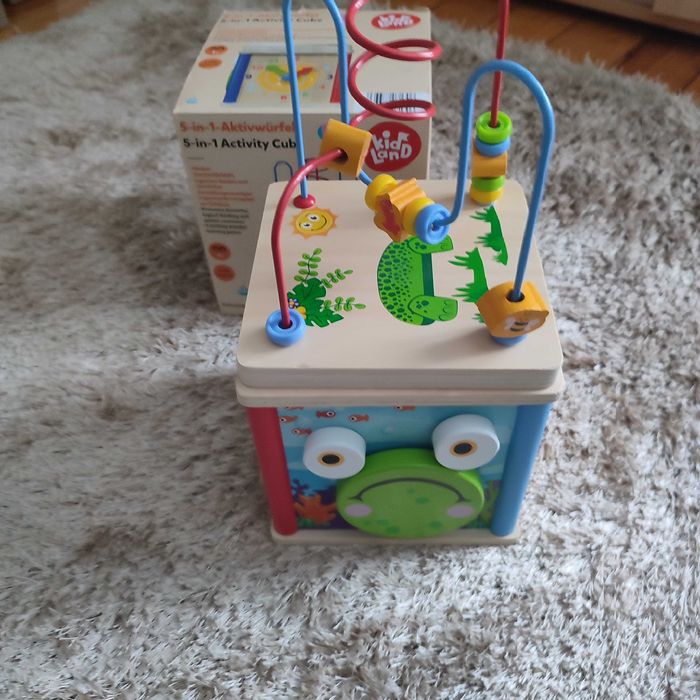 Дървено кубче за образувателни игри 5 в 1.