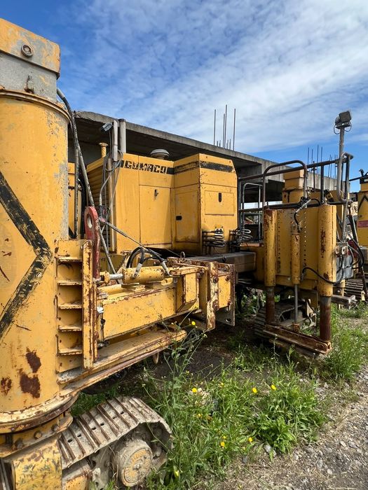 Firma de construcții oferă spre vânzare  utilaje in stare foarte bună  de funcționare!