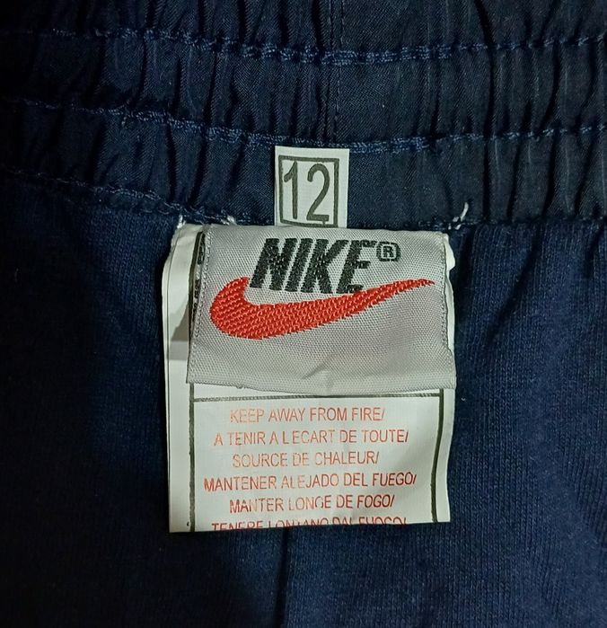 Продам спортивный костюм