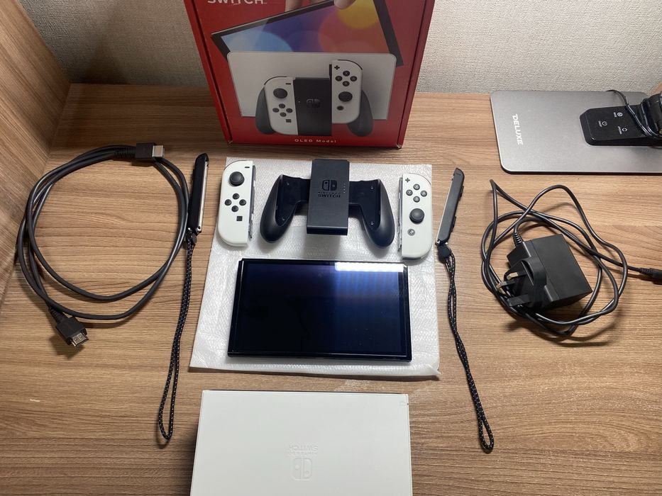 Продаётся Nintendo Switch OLED Model белый