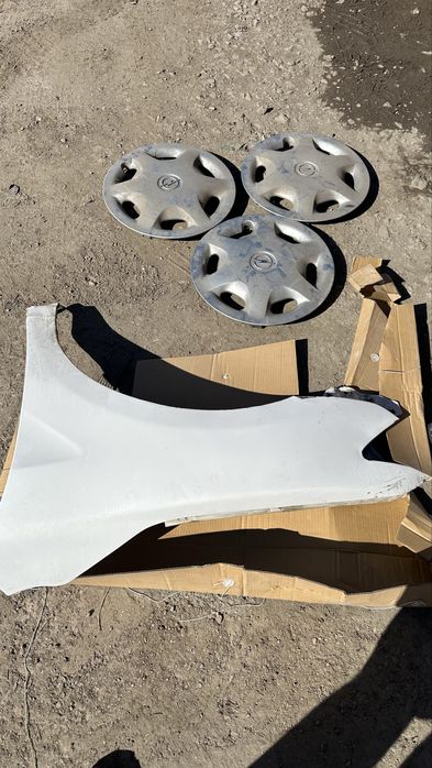 Продам крылья на камри 40