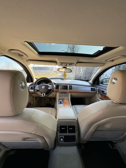 Jaguar XF 3.0D 241cp