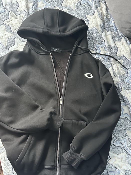 Продам зип худи balenciaga