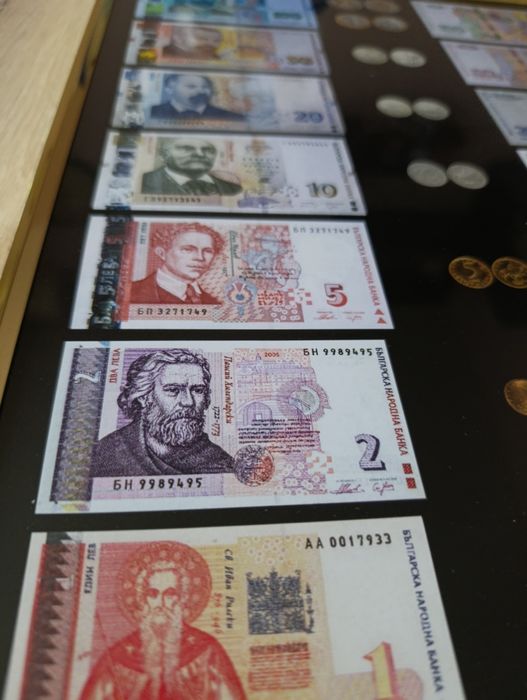 Колекционерско табло с български банкноти и монети в рамка 30x40 см