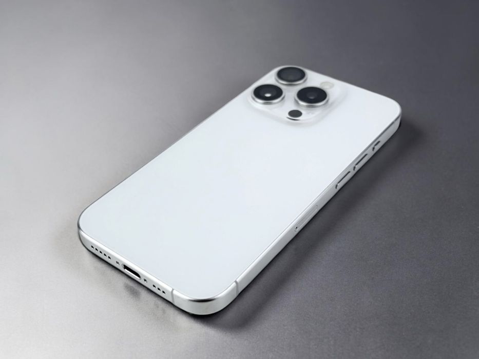 Apple iPhone 15 Pro 128GB White 0 Заряда! Отличен