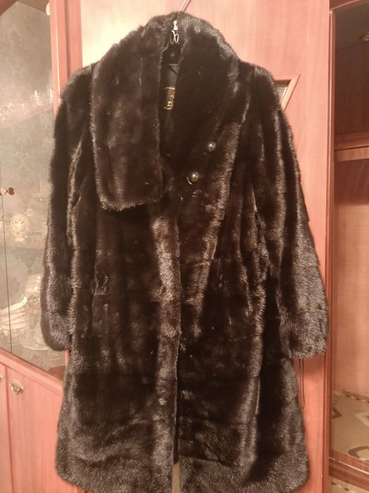 Продам верхние одежды